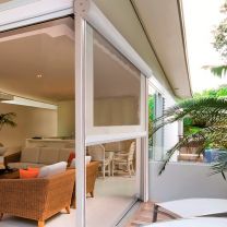 Toldo vertical com guias,...