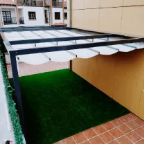 Pérgola adosada con largueros Pérgola Adosada con Largueros