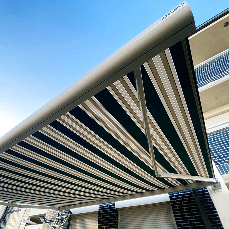 Una opción intermedia en tamaño para toldos de la gama Olea. Una opción intermedia en tamaño para toldos de la gama Olea.