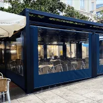 Toldo vertical con guías y... Toldo vertical con guías y ventana CALIX